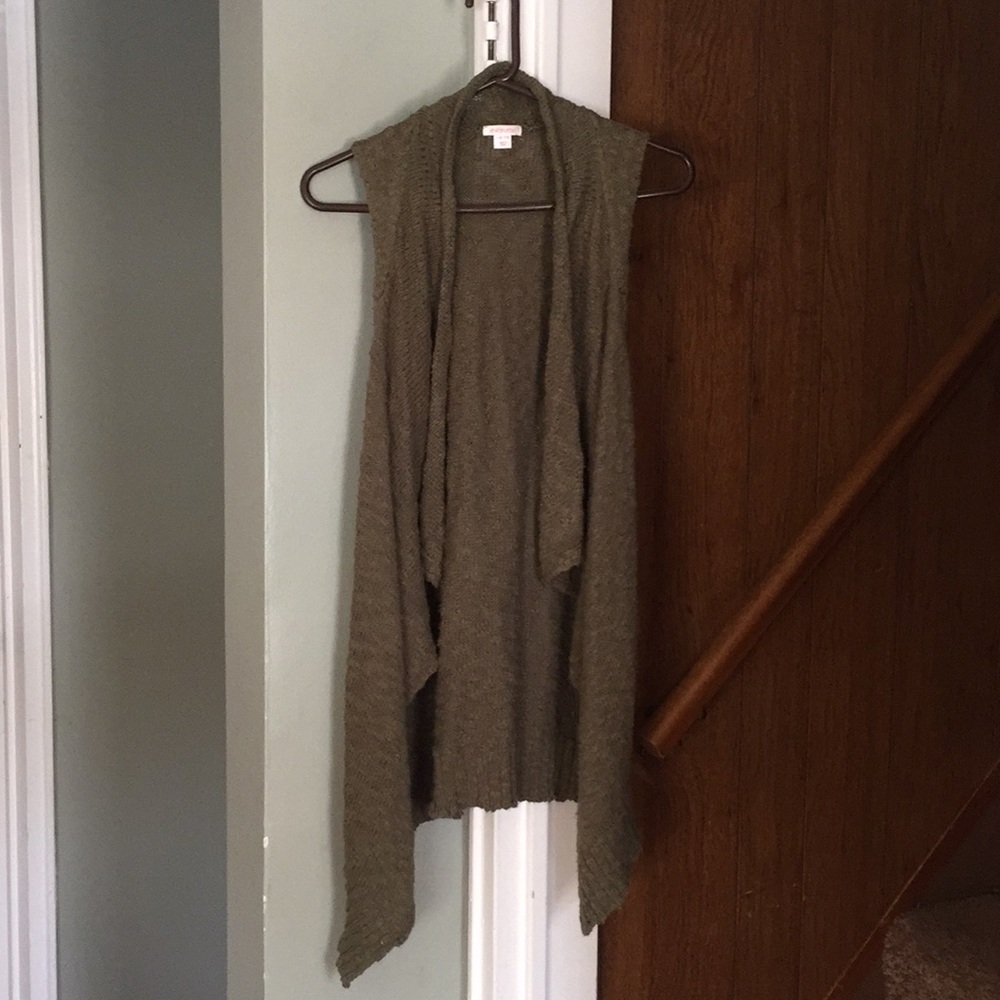 Xhilaration green vest with long size S/M